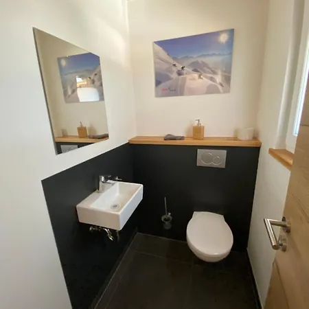 Haus Anton Lebt *