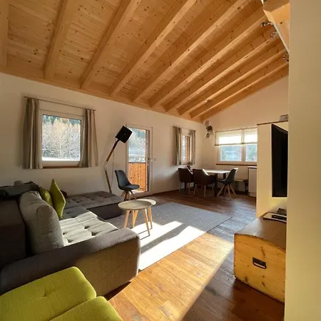 Haus Anton Lebt דירה פרטנאו